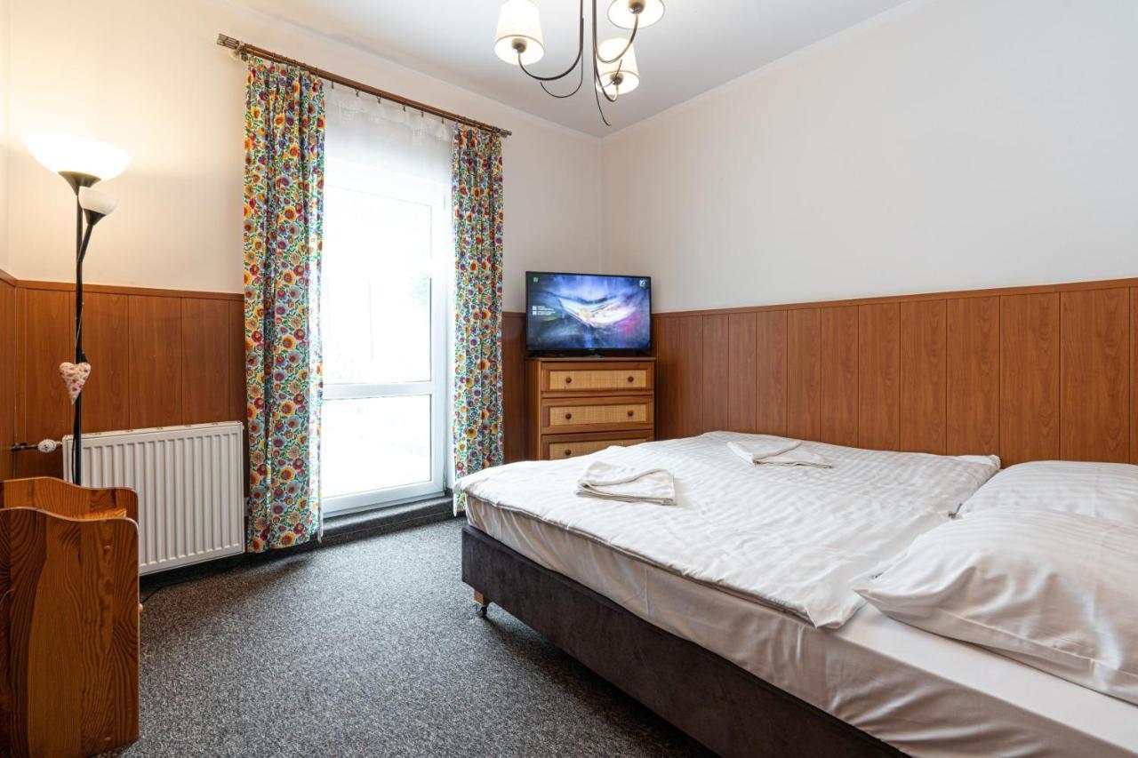 Pensjonat Beskidzki Bielsko-Biała Exteriör bild